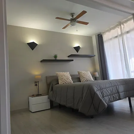 Apartamento En Edificio Mar Blau Calella Apartmán